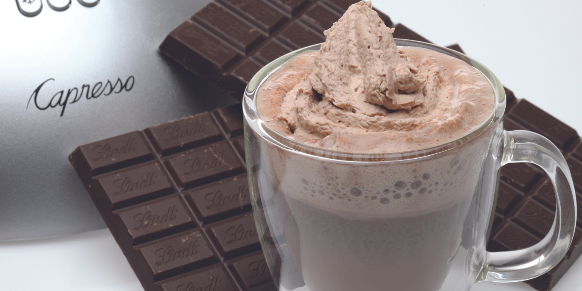 How to Froth Milk for a Hot Chocolate Bizewo